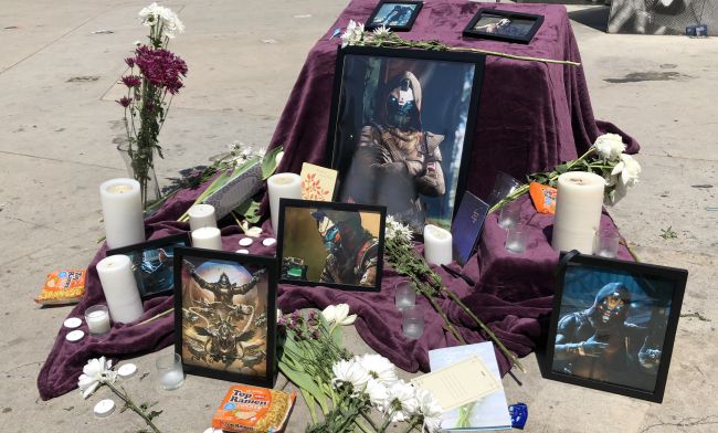 There’s a shrine to Destiny’s Cayde-6 at E3, and it has packets of ramen