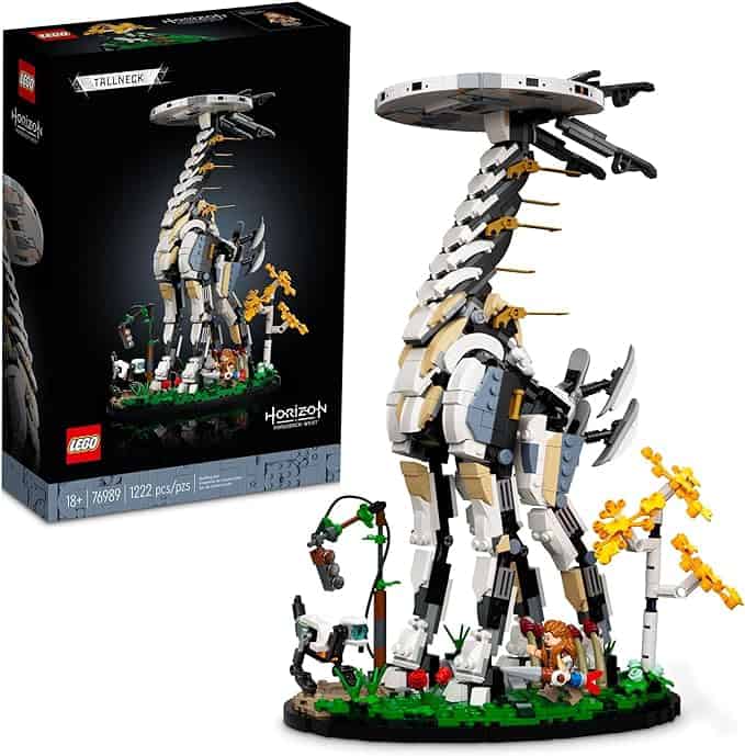 An Auto Draft lego giraffe standing next to a box.