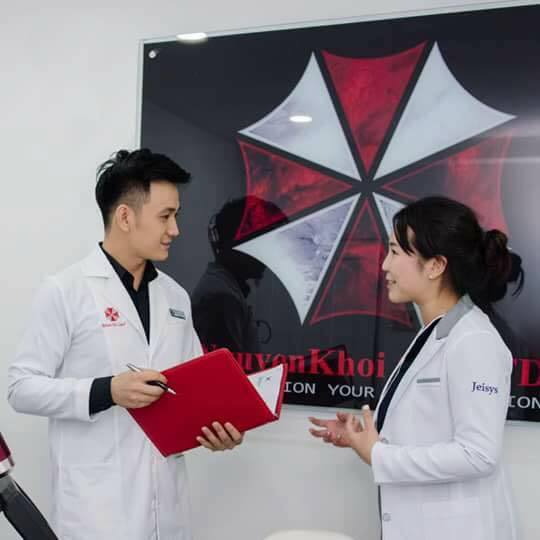 This Vietnamese skincare centre is either deep PR for Capcom, or it stole the Umbrella Corp logo