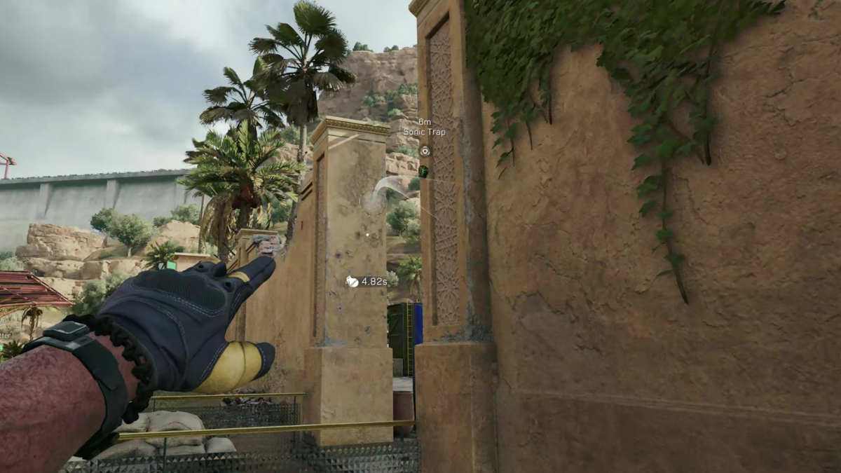 Delta Force Hawk Ops Operator Tier List: Shepard locking down an entrance to get an advantage.
