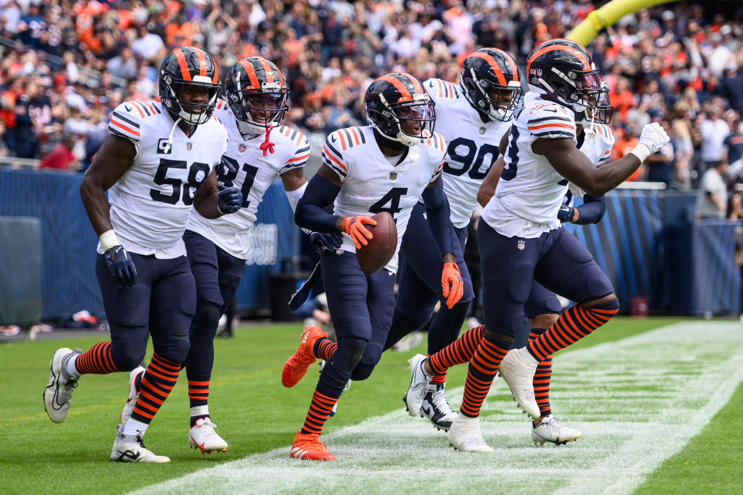 Eddie Jackson Talks NFL Future, Bears, Vic Fangio, Call of Duty and More