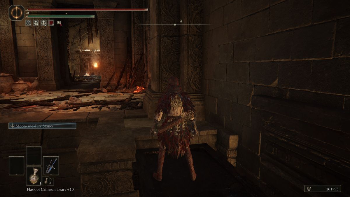 Elden Ring Shadow of the Erdtree Ancient Meteoric Ore Greatsword - Player standing on top of gate in dungeon