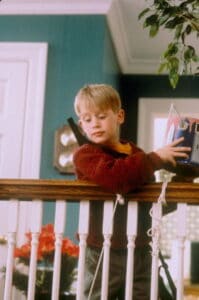 where to watch home alone thumbnail
