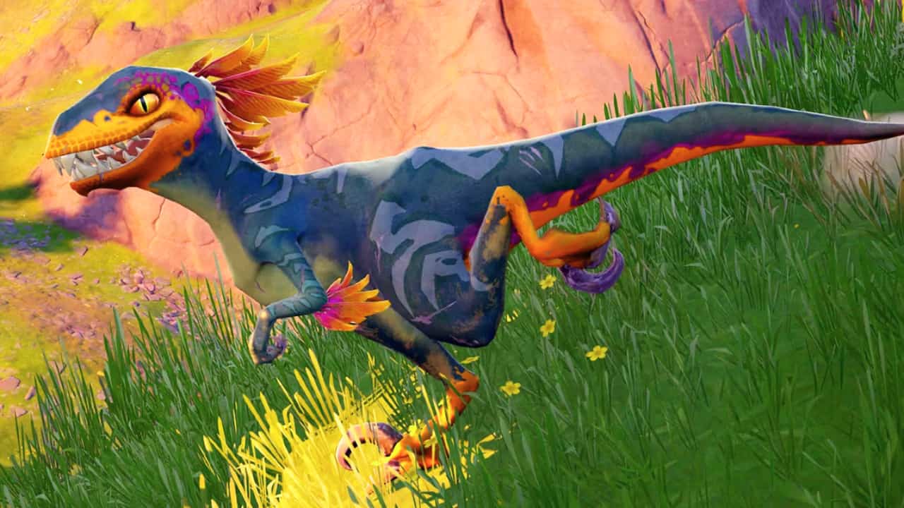 How to ride raptors in Fortnite: A side-long shot of a raptor sprinting across a grassy hillside.
