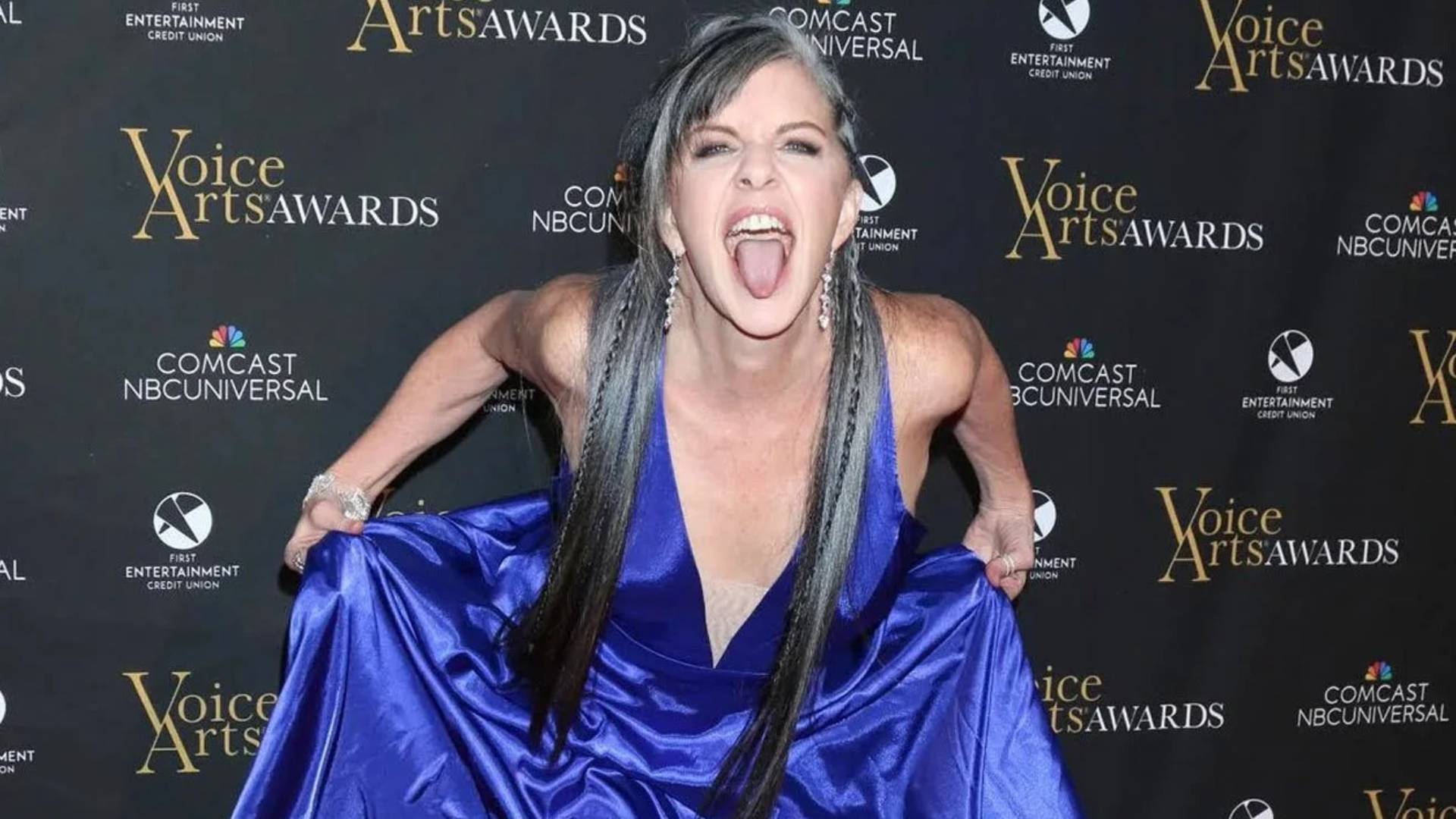 Jennifer Hale - Hale poses irreverently at the Voice Arts Awards 