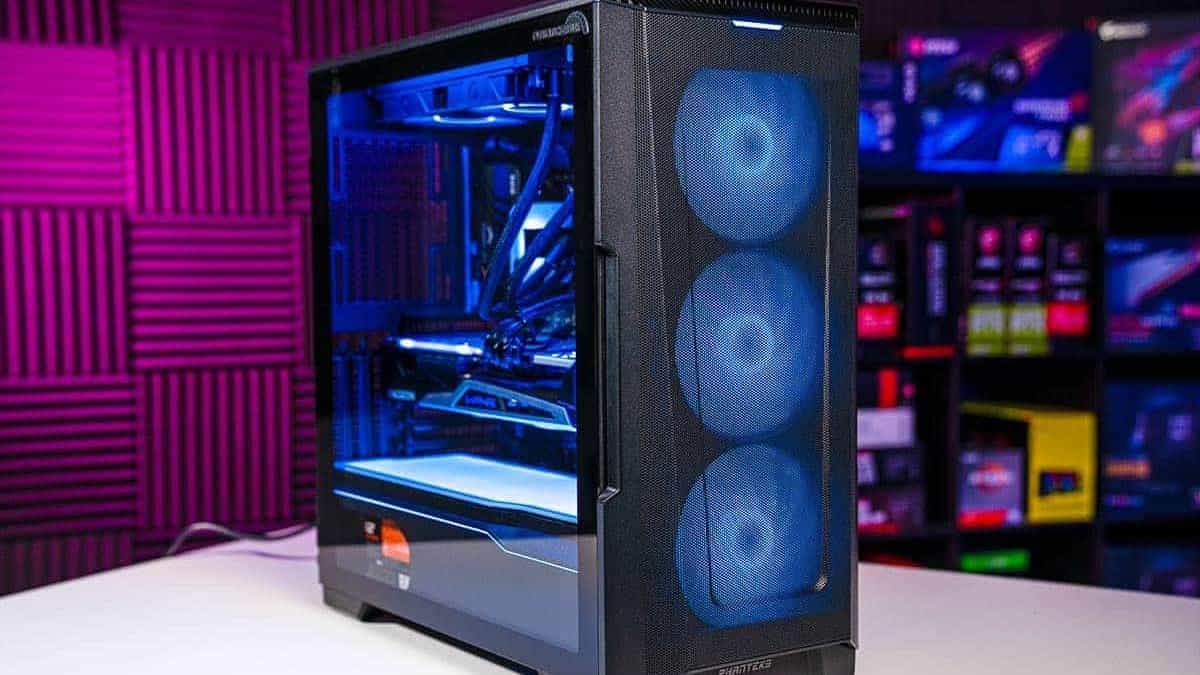 Beat the rush and get these early Holiday gaming PC deals while they last