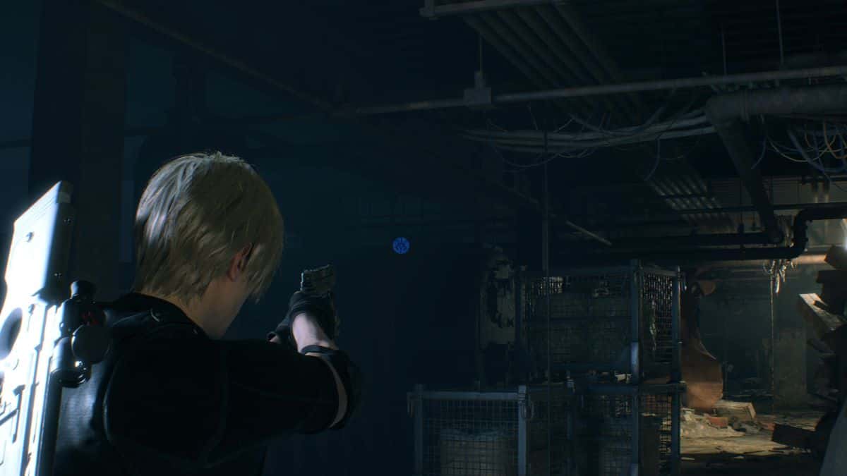 Resident Evil 4 Remake, Leon finds the fourth cargo depot blue medallion