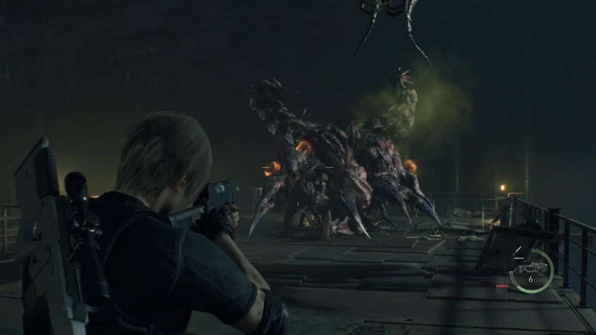 Resident Evil 4 Remake Saddler fight - keeping the first form at bay