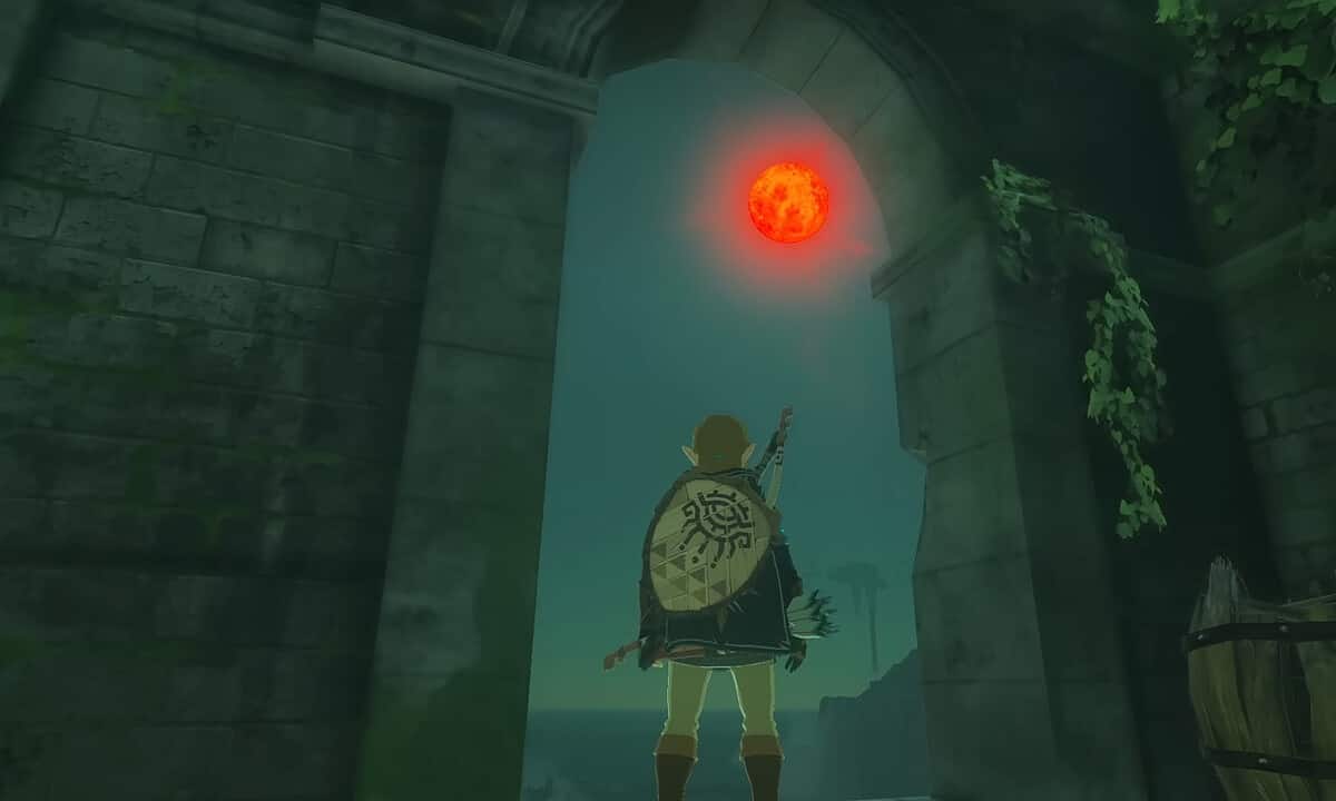 How to pass time in Tears of the Kingdom: Link staring at the blood moon.