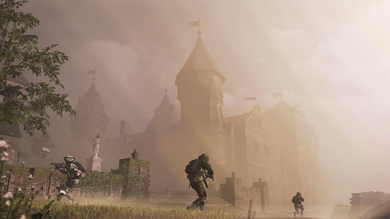 Warzone Vondel map size and locations: soldiers storm the castle grounds of Vondel Castle.