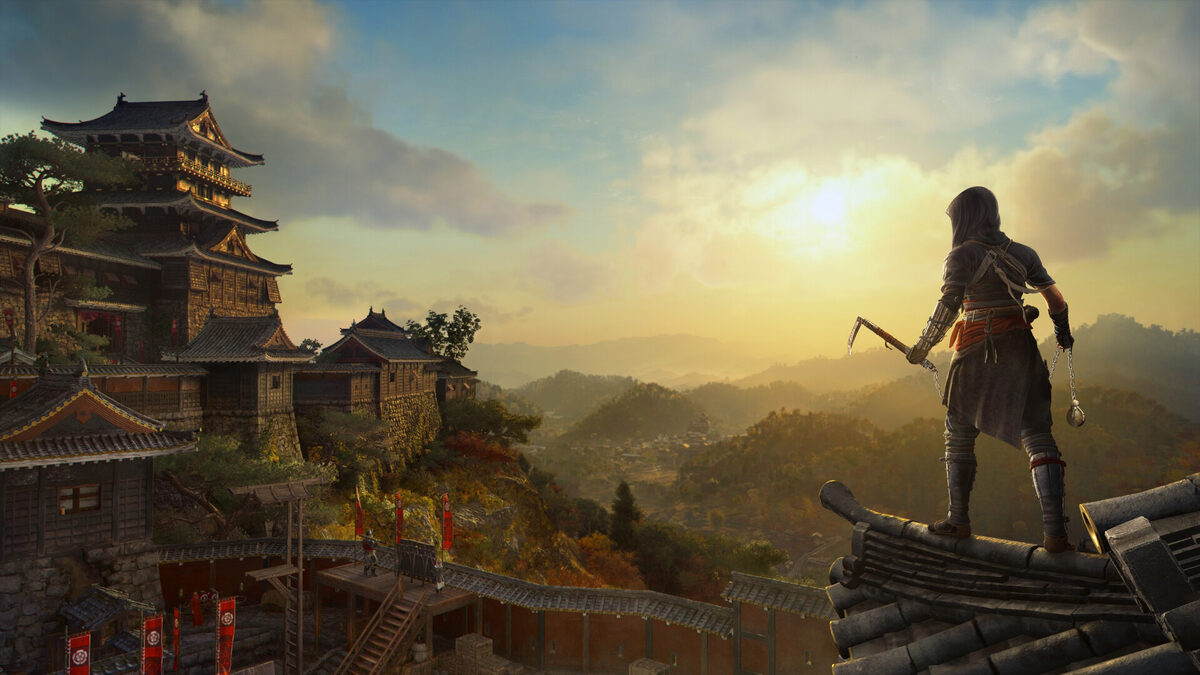 Assassin's Creed Shadows Game Pass: Naoe surveying a castle from above.