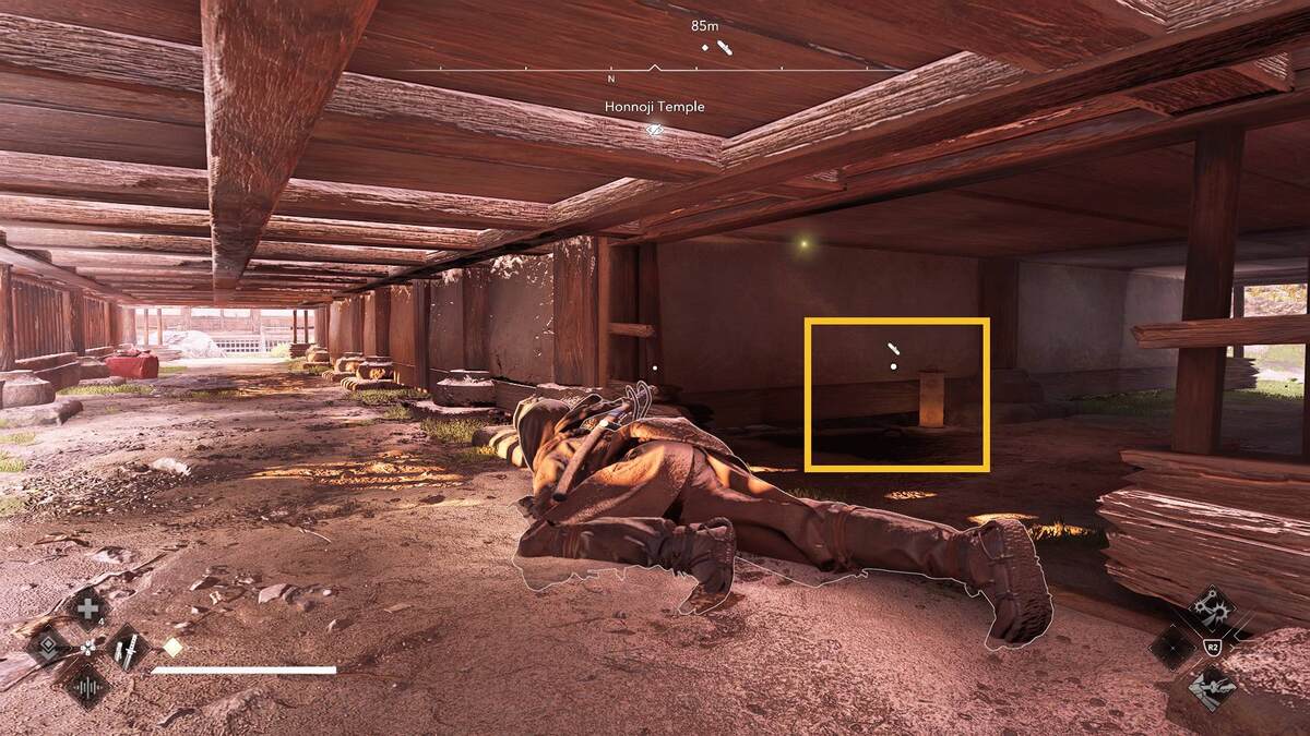 Assassin's Creed Shadows Honnoji Temple Lost Pages: Naoe near a crawl space.