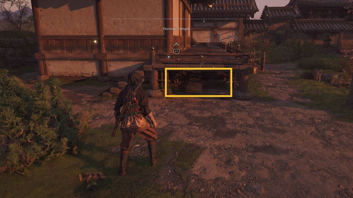 Assassin's Creed Shadows Honnoji Temple Lost Pages: Naoe near a crawl space.