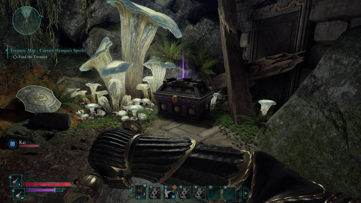 Avowed Captain Henqua's Spoils: treasure chest.
