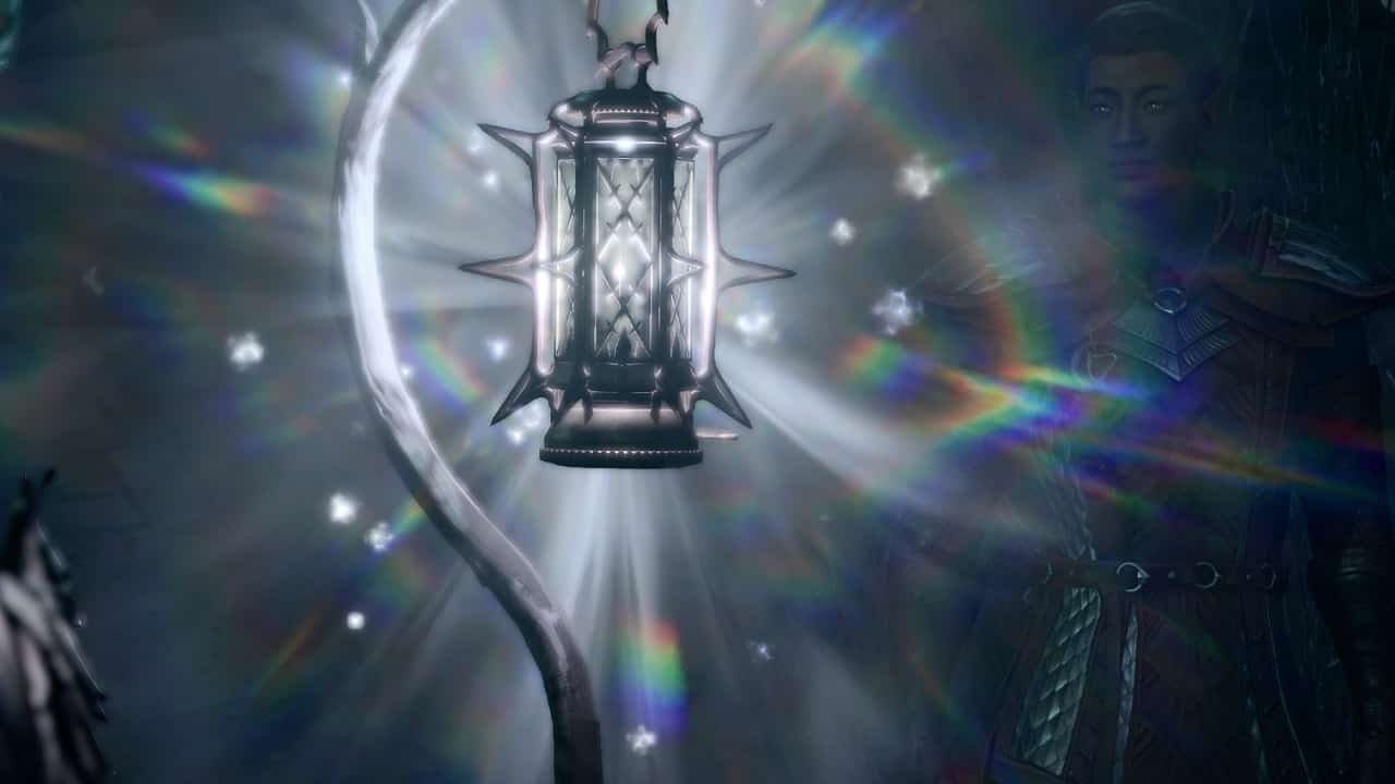 Baldur’s Gate 3 Dolly Dolly Dolly the Pixie: The player holds up the captured Moonlantern as it illuminates the surrounding space in a silver ethereal glow.
