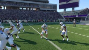 A football player for Memphis hands the ball off for a beginner's guide