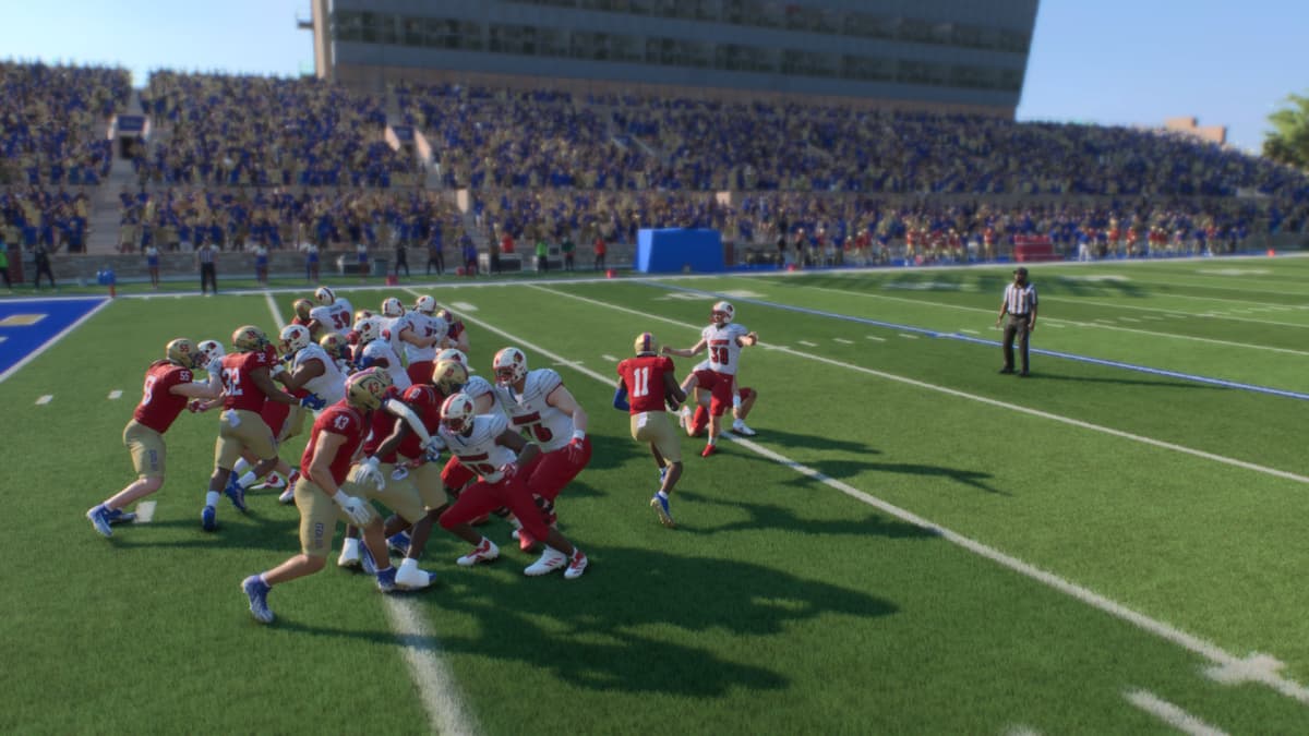 Play defense in College Football 25 even on kicks