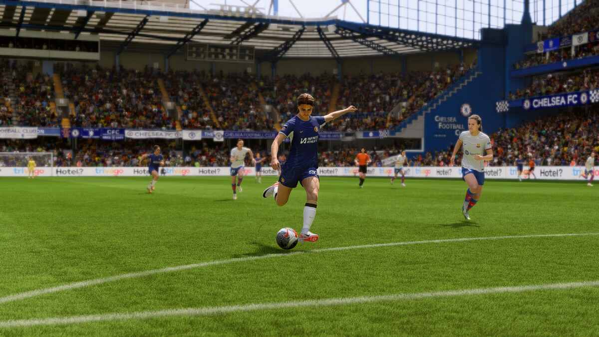 FC 25 best finishers: Sam Kerr preparing to shoot against Barcelona.