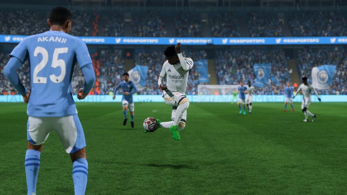 FC 25 best La Liga players: Vini Jr. performing a trick with the ball for Real Madrid.