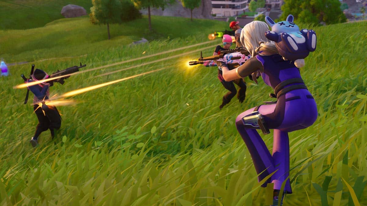 Fortnite players fighting