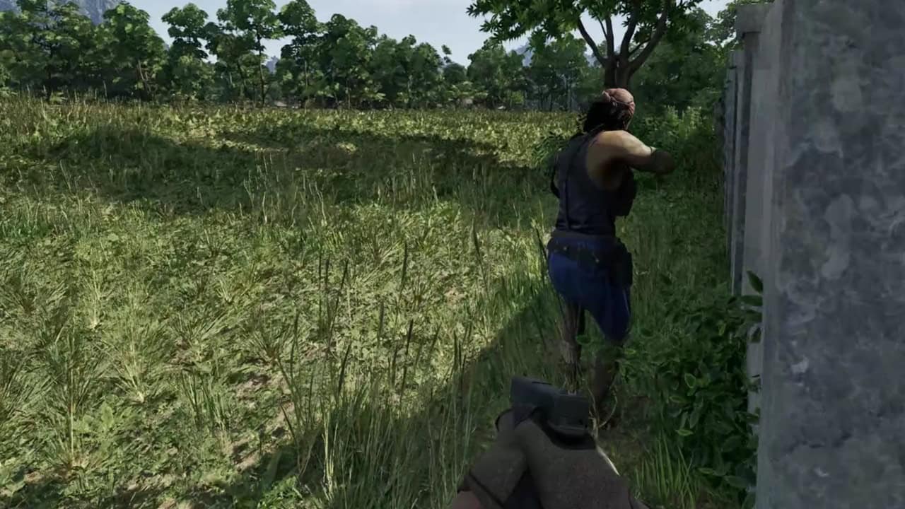 Gray Zone Warfare roadmap: A player sneaks up on an enemy in the game. Image captured by VideoGamer.