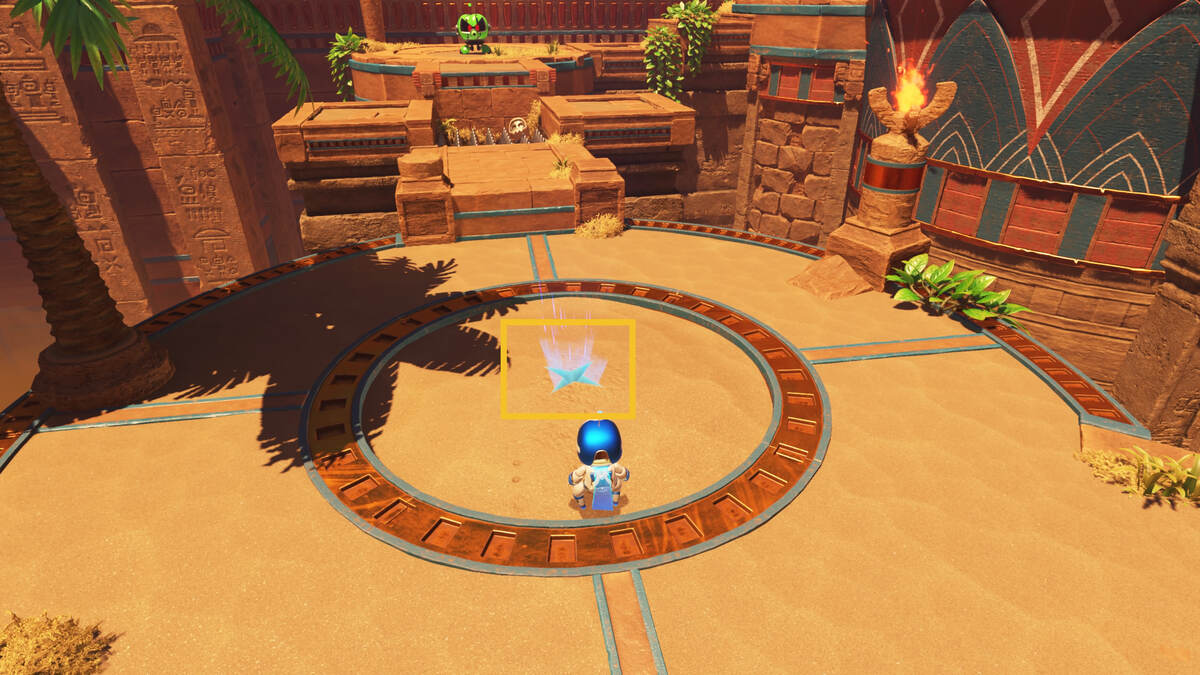 Astro Bot Hieroglitch Pyramid: Astro exploring a pyramid.