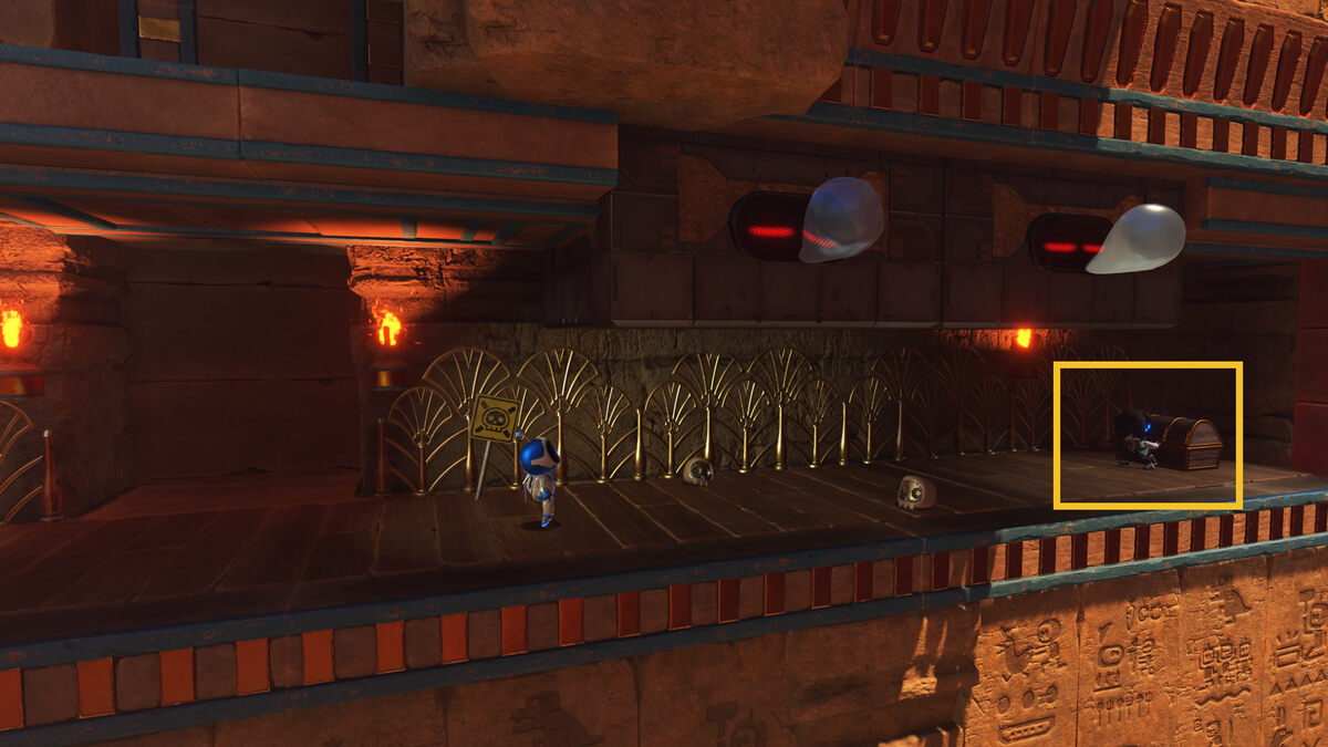 Astro Bot Hieroglitch Pyramid: Astro exploring a pyramid.