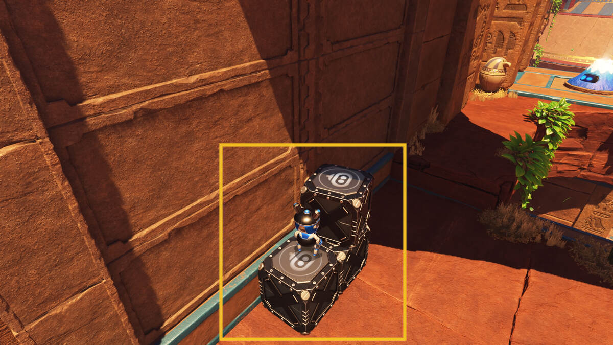 Astro Bot Hieroglitch Pyramid: Astro exploring a pyramid.