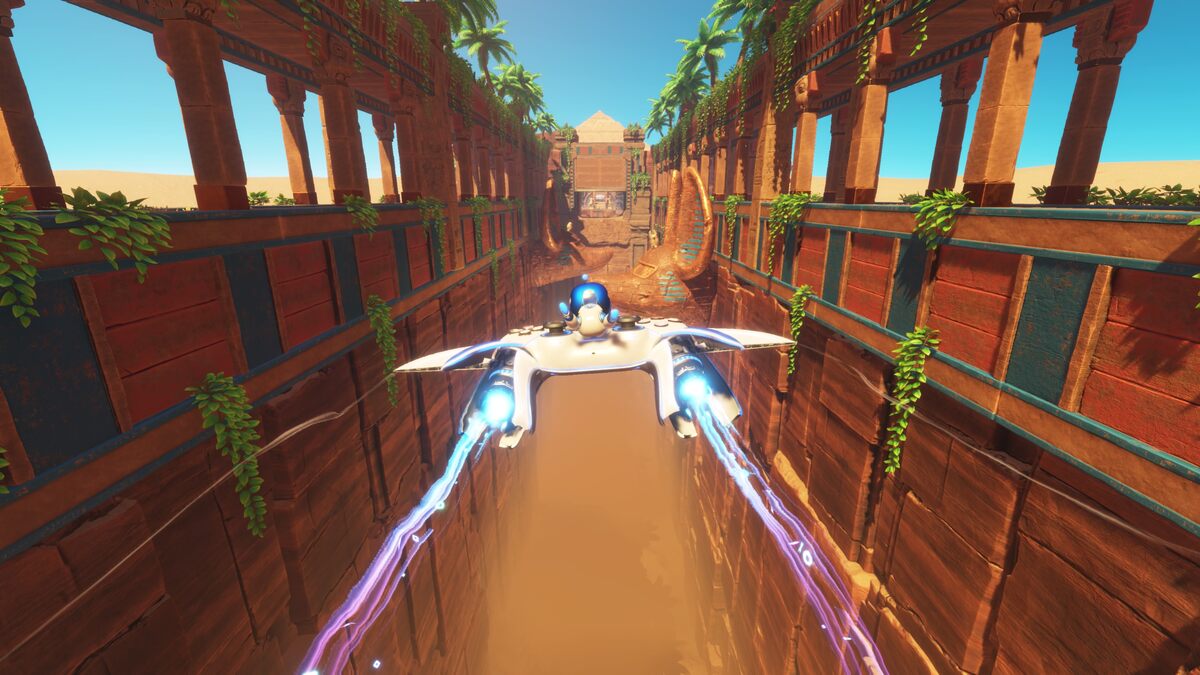 Astro Bot Hieroglitch Pyramid: Astro exploring a pyramid.