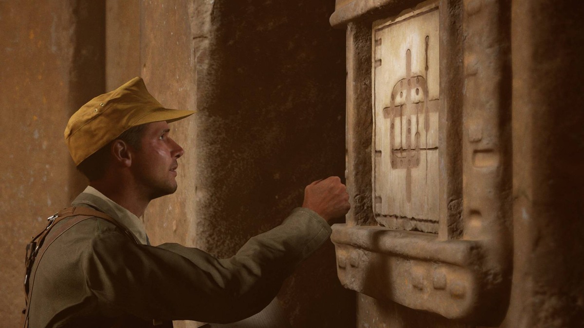 Indiana Jones and the Great Circle Chamber of Resonance: Indy reading a tablet.
