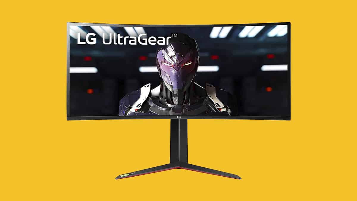Outstanding 32″ curved gaming monitor hit with a $200 price drop in surprise Amazon deal