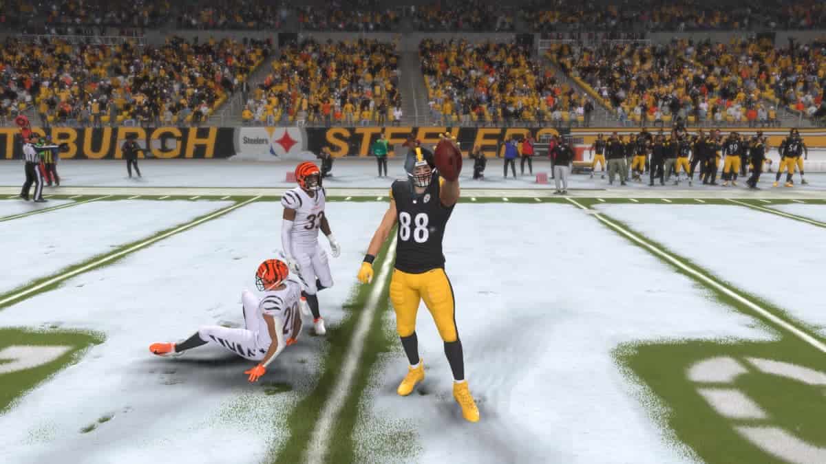Pittsburgh Steelers NFL takes on Cleveland Browns NFL in a highly anticipated matchup.