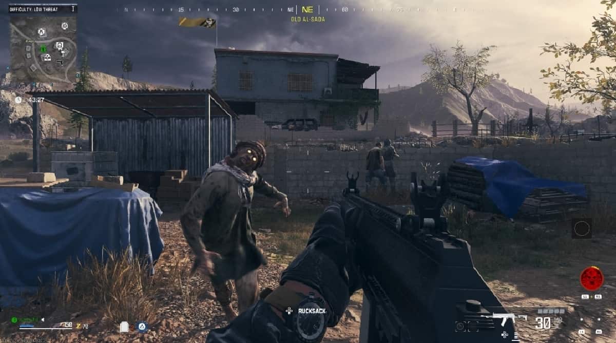 mw3 zombies crashing: Player fights zombies in Old Al-Sada