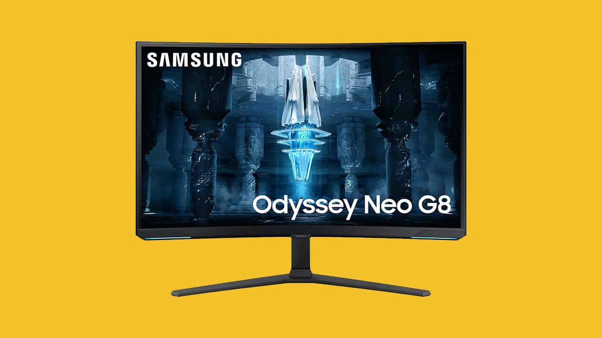 Samsung Odyssey 32″ 4K 240Hz curved gaming monitor plummets by over $500
