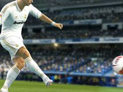 PES 2013 gameplay trailer shoots into view, downloadable demo teased