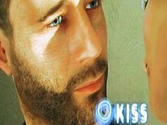 Kiss and hug like lovers in PlayStation Home