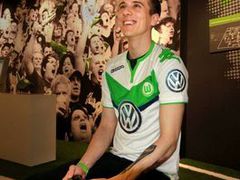 Bundesliga club Wolfsburg signs 22 year-old Brit… to play FIFA