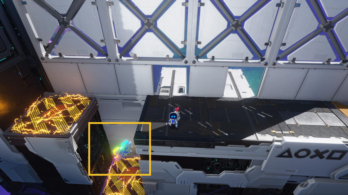 Astro Bot Orbital Blitz: Astro exploring a level in orbit.