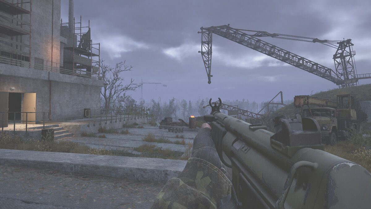 Best early game weapons in Stalker 2: Slag Heap in the Garbage region.