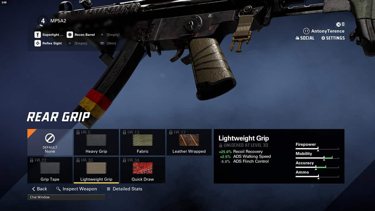 A player checks out the Lightweight grip on the MP5A2 gun.